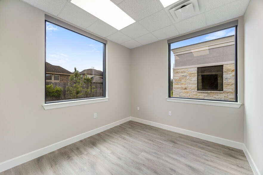 More Photos Of 3129 Kingsley Dr, Pearland Medical For Lease