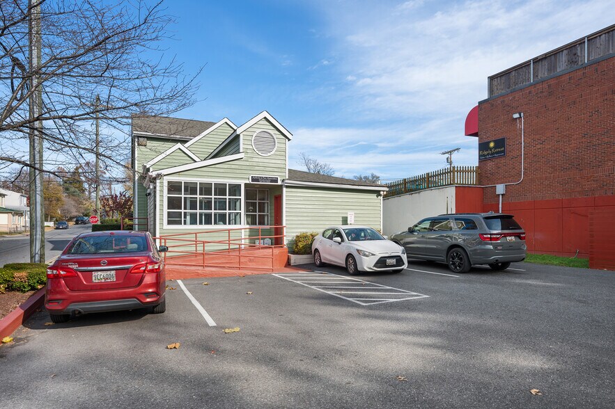 More Photos Of 207 Ridgely Ave, Annapolis Medical For Lease