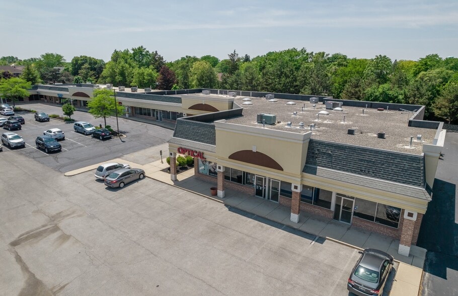 More Photos Of 152-166 S Bloomingdale Rd, Bloomingdale Unknown For Lease