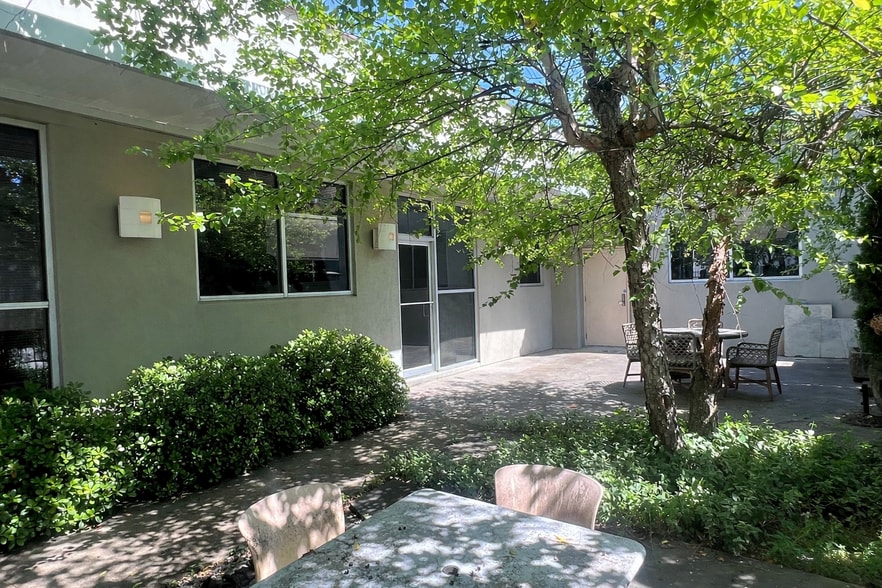More Photos Of 2318 2nd Ave S, Birmingham Office For Sale