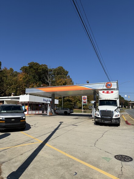 Primary Photo Of 1102 National Hwy, Thomasville Convenience Store For Sale