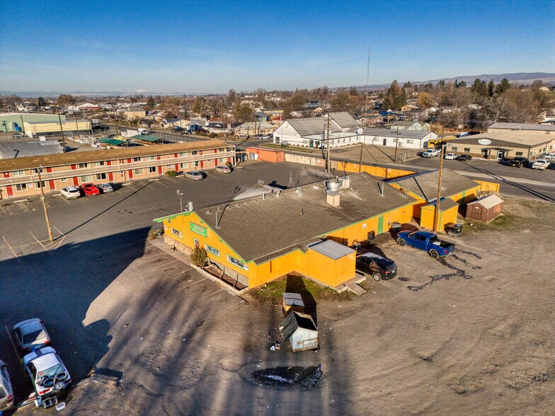 More Photos Of 410 Yakima Valley Hwy, Sunnyside General Retail For Sale
