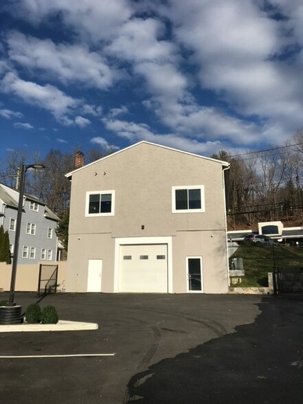 Primary Photo Of 873 N Broadway, White Plains Storefront Retail Office For Lease