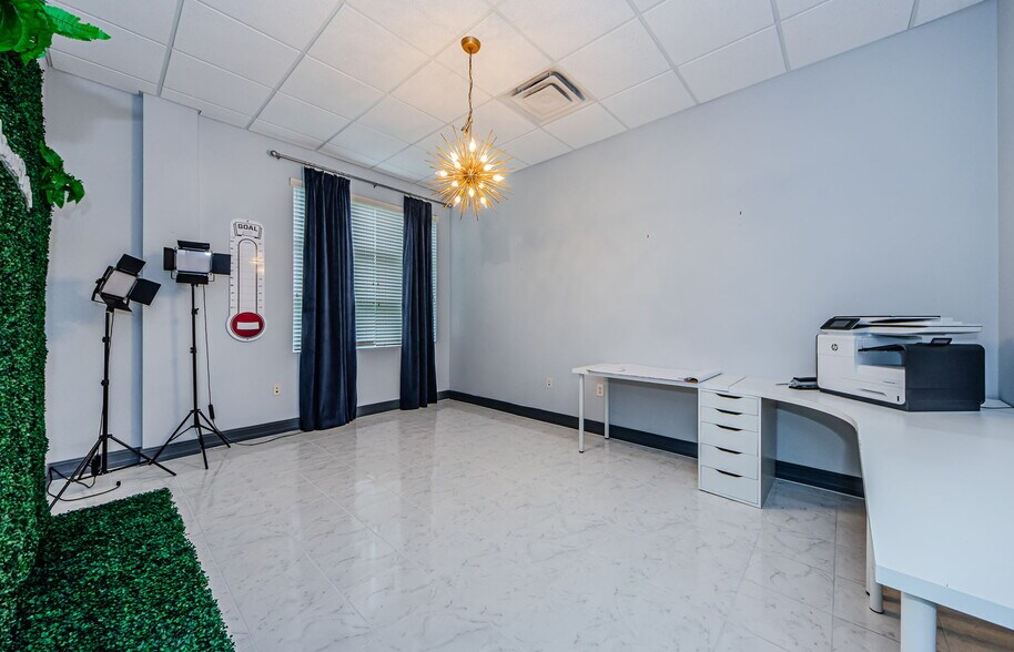 More Photos Of 3937 Tampa Rd, Oldsmar Medical For Lease