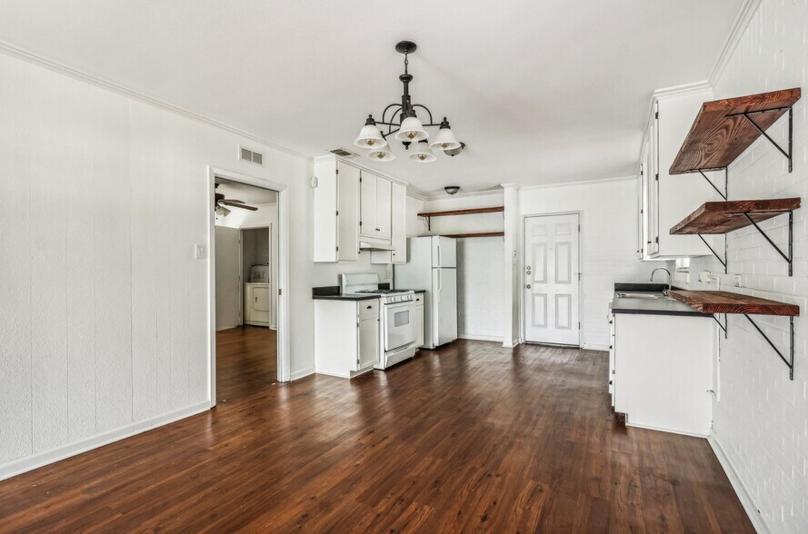 More Photos Of 7735 Mocking Bird Ln, San Antonio Lodge Meeting Hall For Sale