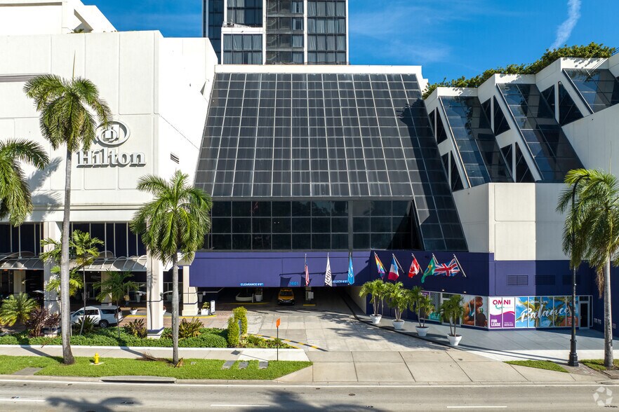 More Photos Of 1601 Biscayne Blvd, Miami Hotel For Lease