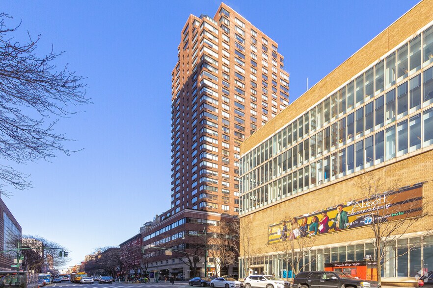 More Photos Of 45 W 67th St, New York Coworking Space