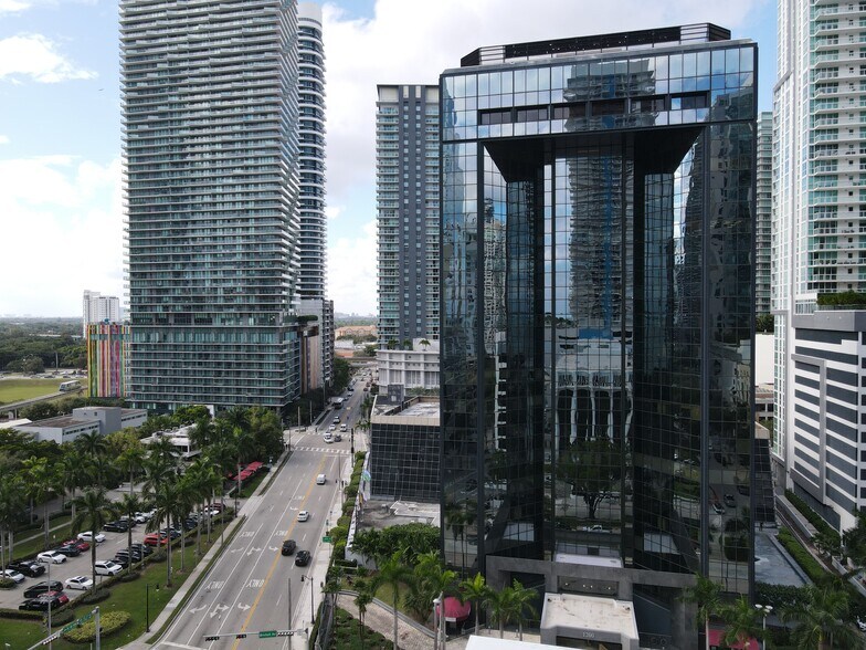 More Photos Of 1200 Brickell Ave, Miami Office For Lease