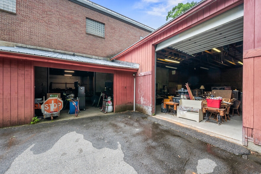 More Photos Of 46 Wight St, Berlin Warehouse For Sale