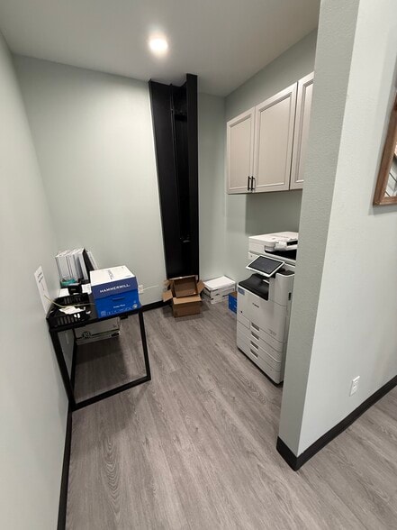 More Photos Of 1394 Alpha dr, Mcminnville Light Distribution For Lease