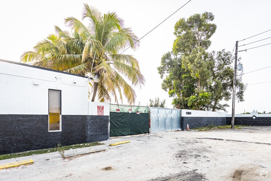 More Photos Of 13045 Cairo Ln, Opa Locka Land For Lease