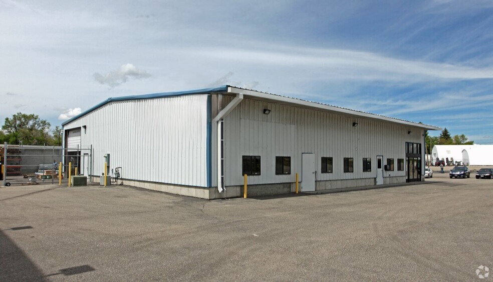 More Photos Of 3020 S Yellowstone Hwy, Idaho Falls Light Manufacturing For Lease