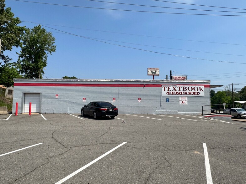 More Photos Of 1924 S University Ave, Little Rock Storefront For Sale