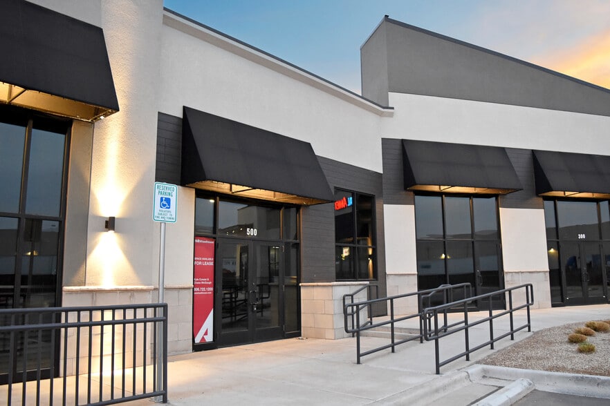 More Photos Of 114th St & Quaker Ave, Lubbock Storefront For Lease