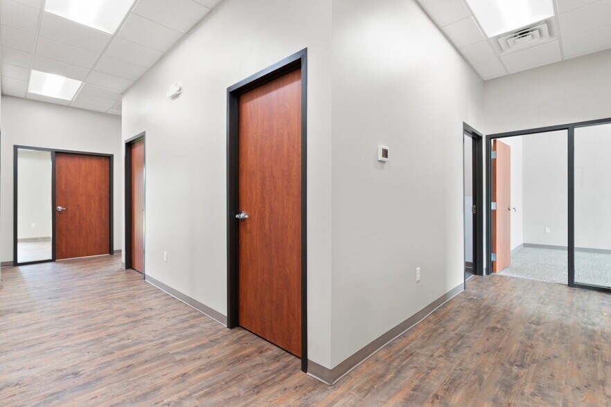 More Photos Of 2643 S Loop 336 W, Conroe Unknown For Lease