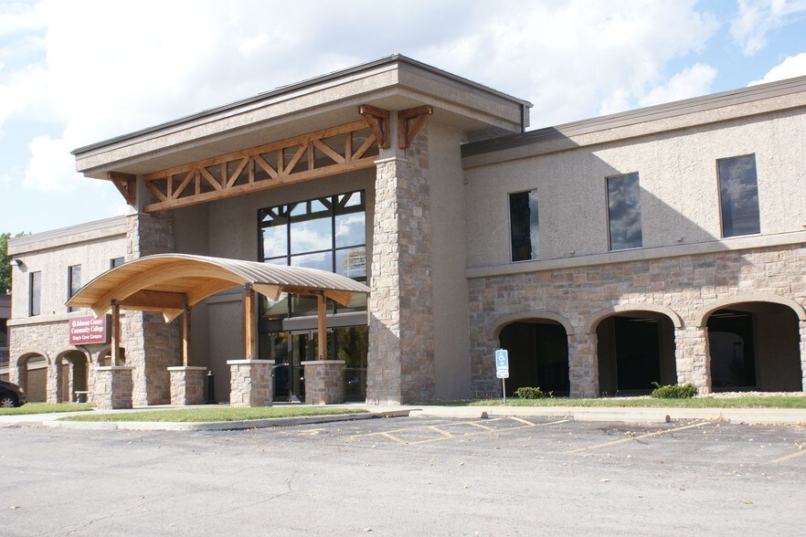 More Photos Of 10000 W 75th St, Merriam Unknown For Lease