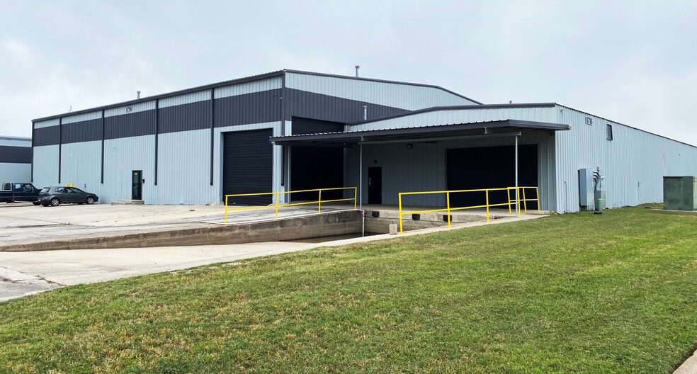 Primary Photo Of 1716 Shady Oaks Dr, Denton Warehouse For Lease