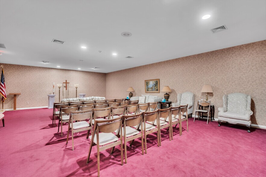 More Photos Of 148 W Veterans Hwy, Jackson Funeral Home For Sale