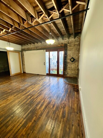 More Photos Of 509 NE 1st Ave, Minneapolis Storefront Retail Office For Lease