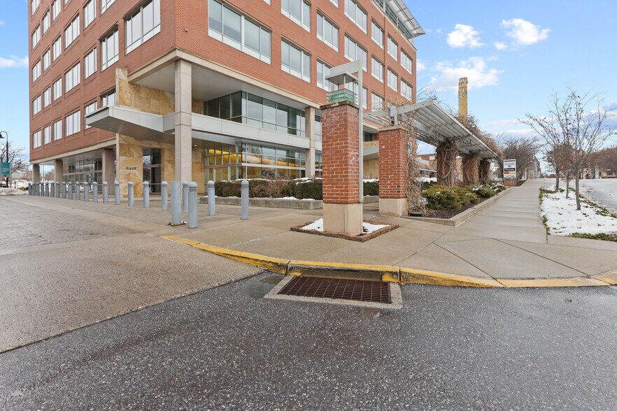 More Photos Of 221 W Philadelphia St, York Office For Sale