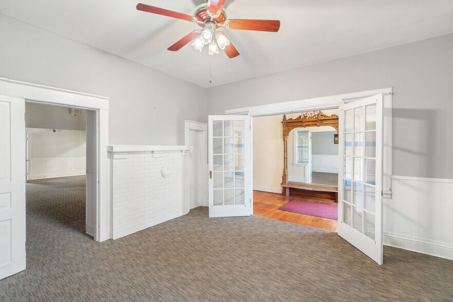 More Photos Of 406 Wharf St, Loudon Funeral Home For Sale