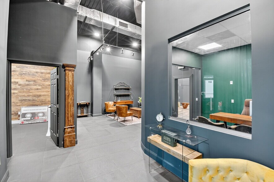 More Photos Of 2800 W State Road 84, Fort Lauderdale Showroom For Lease