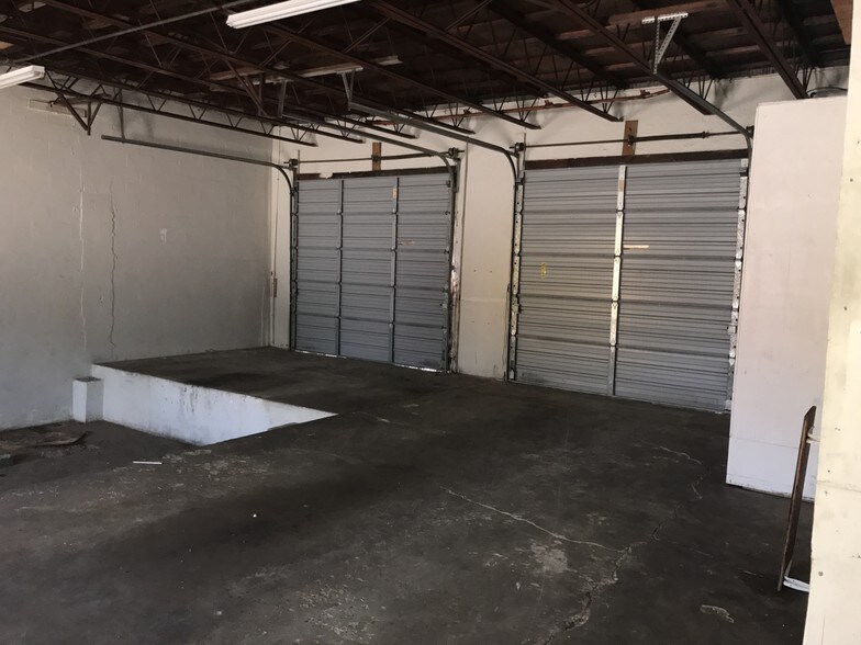 More Photos Of 2280-2290 Fowler St, Fort Myers Freestanding For Sale