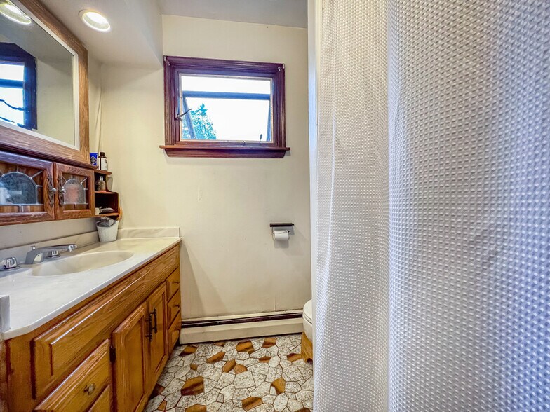 More Photos Of 100 W Maple Ave, Langhorne Restaurant For Sale