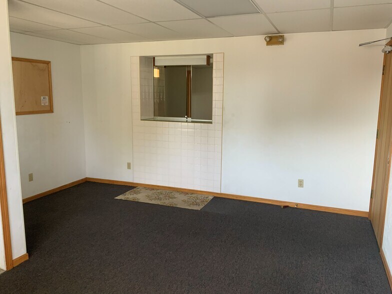 More Photos Of 30 Cecil St NE, Navarre Office Residential For Sale