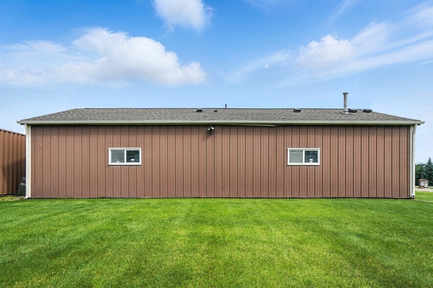 More Photos Of 103 Quinter Farm Rd, Englewood Freestanding For Sale