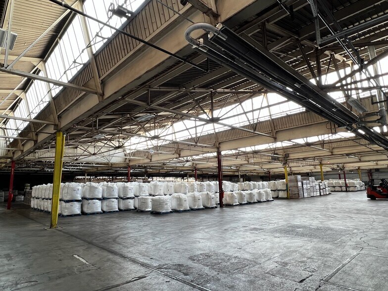 More Photos Of 294 Gambee Rd, Geneva Unknown For Lease