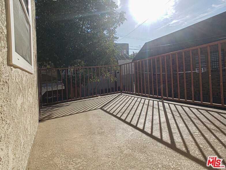 More Photos Of 158 N Edgemont St, Los Angeles Multifamily For Sale