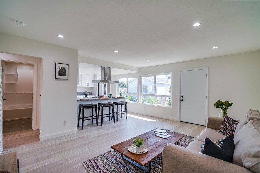 More Photos Of 1512 Sherman Pl, Long Beach Apartments For Sale