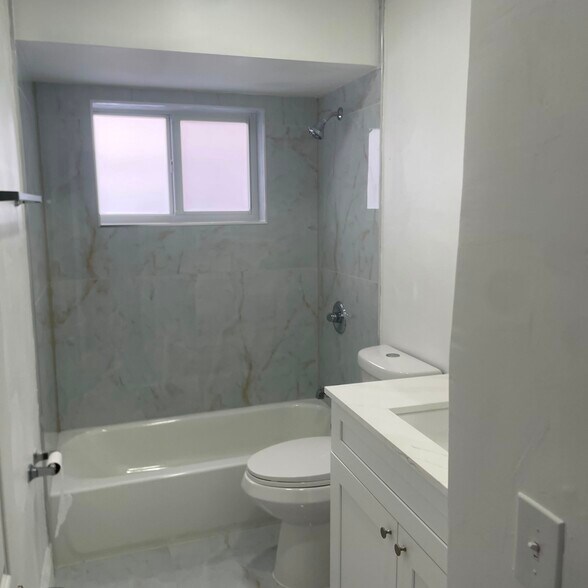 More Photos Of 5923 Pierce St, Hollywood Multifamily For Sale