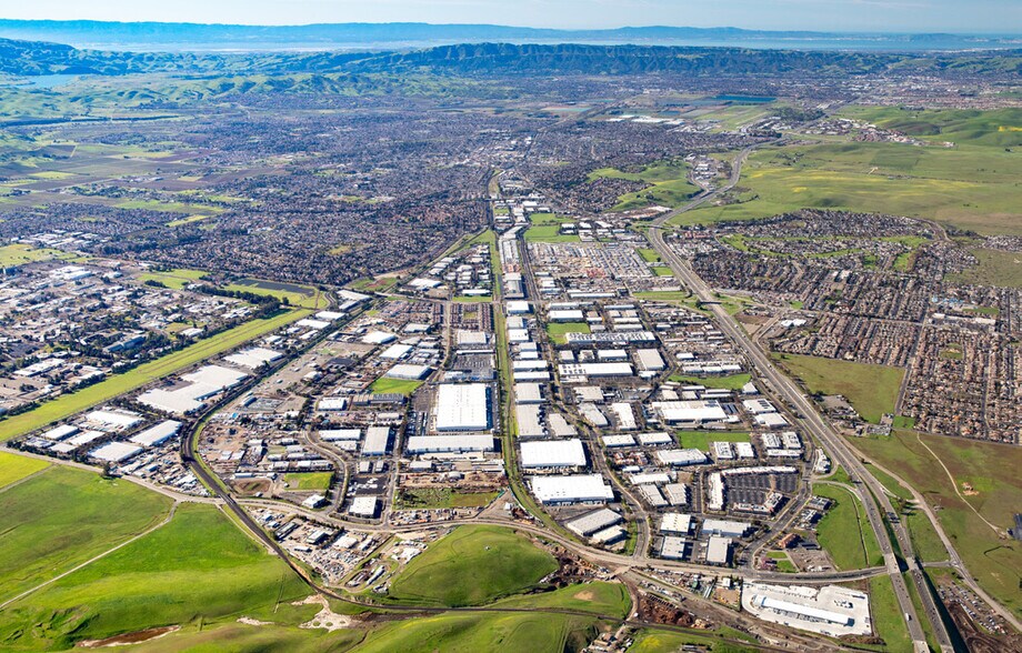 More Photos Of 7500 National Dr, Livermore Light Manufacturing For Sale