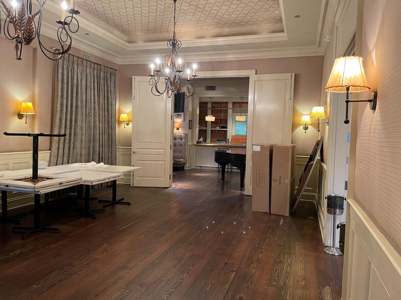 More Photos Of 1300 St Charles Ave, New Orleans Restaurant For Sale