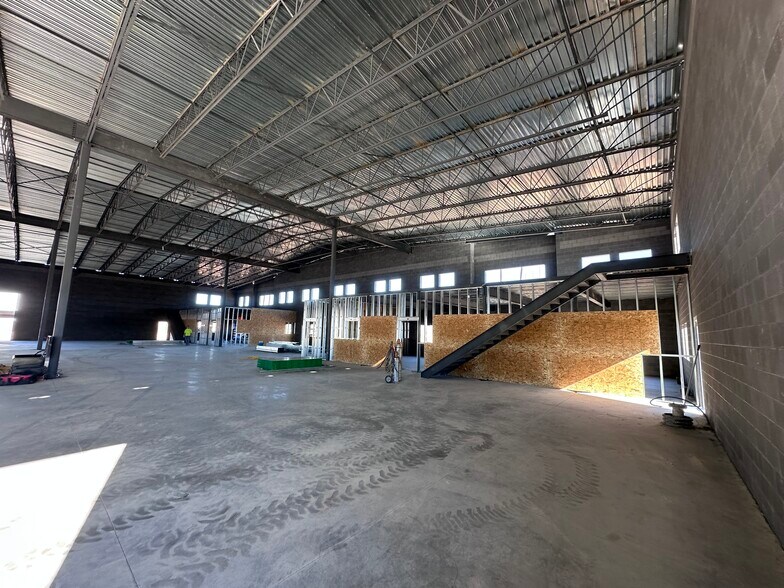 More Photos Of 812 E Benchmark Dr, St George Industrial For Sale