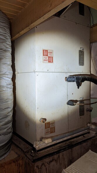 More Photos Of 438 Main St, Liberty Office For Lease