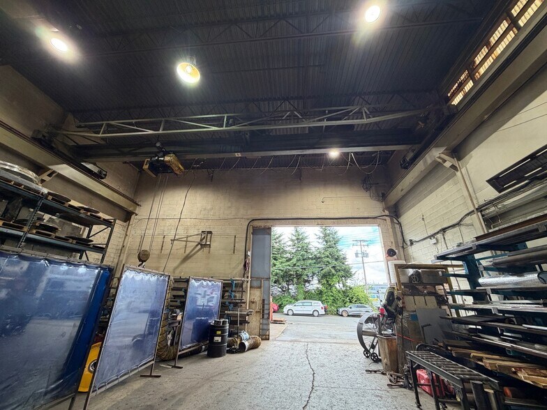 More Photos Of 1514 Bay St, North Vancouver Manufacturing For Sale