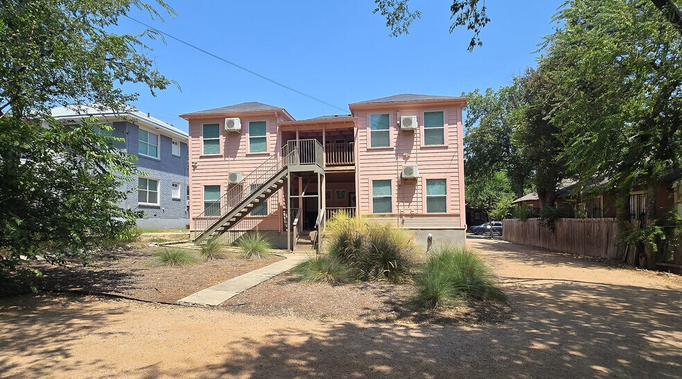 More Photos Of 1020 W French Plz, San Antonio Apartments For Sale