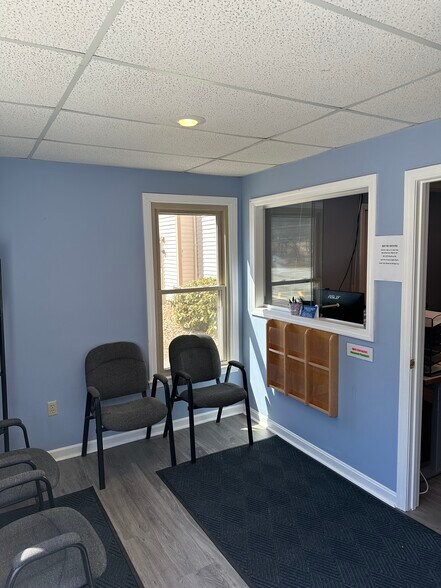 More Photos Of 12 Parmenter Rd, Londonderry Medical For Lease