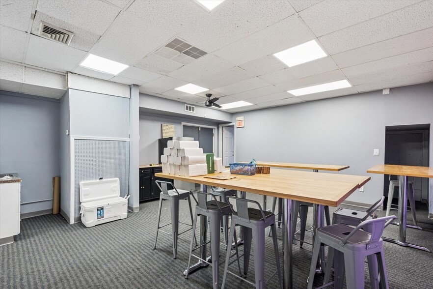 More Photos Of 97 Wood St, Bristol Office For Sale