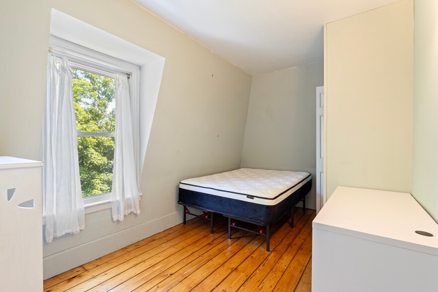 More Photos Of 176 Williams St, Providence Apartments For Sale