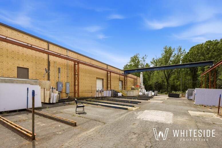 More Photos Of 2940 Interstate St, Charlotte Warehouse For Lease