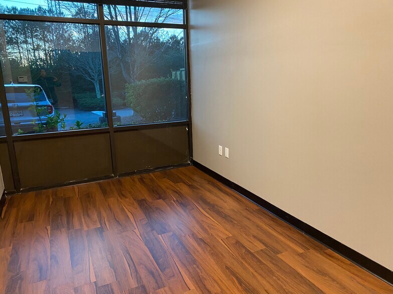 More Photos Of 11030 Jones Bridge Rd, Alpharetta Office For Lease