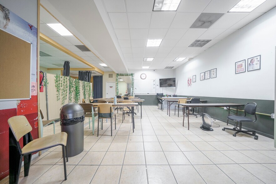 More Photos Of 1517 S Western Ave, Los Angeles Freestanding For Sale