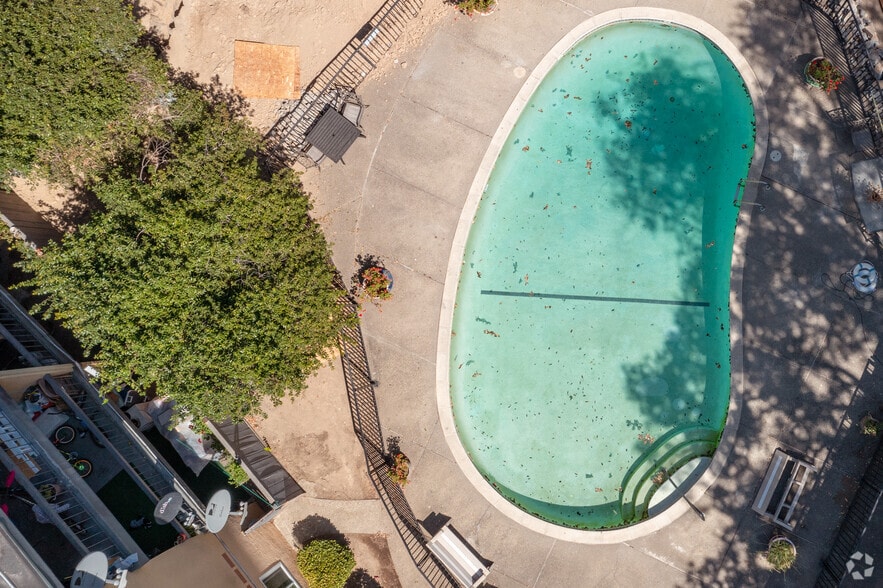 More Photos Of 195 Los Robles Rd, Novato Apartments For Sale