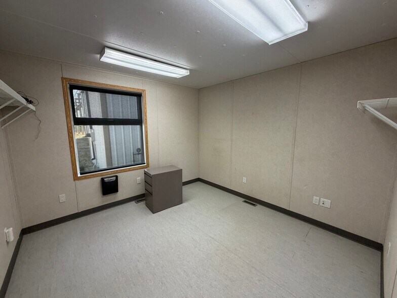 More Photos Of 11 & 13 - 27123 Highway 597, Blackfalds Warehouse For Sale