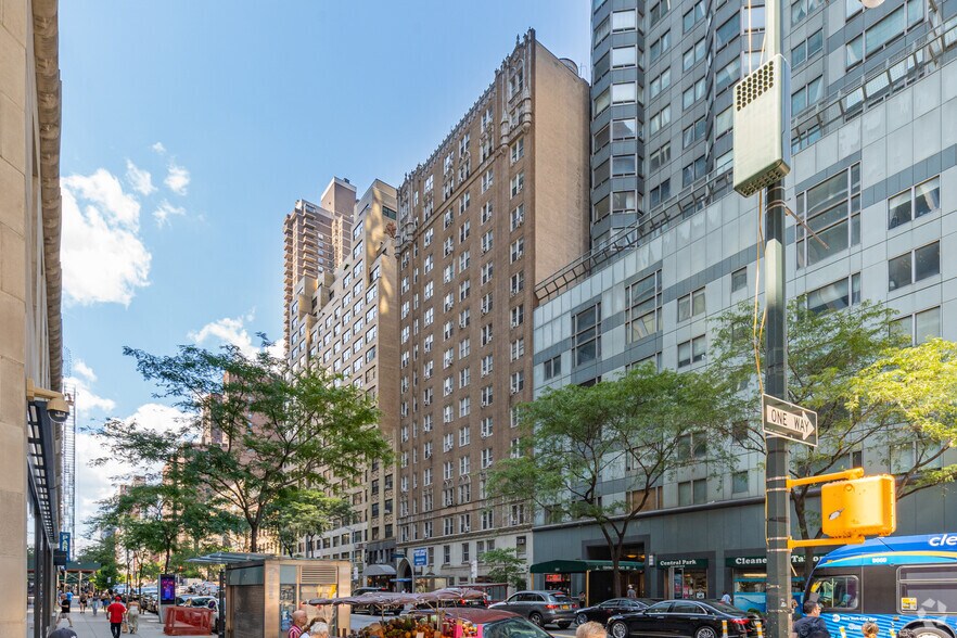 More Photos Of 305-311 W 57th St, New York Apartments For Lease