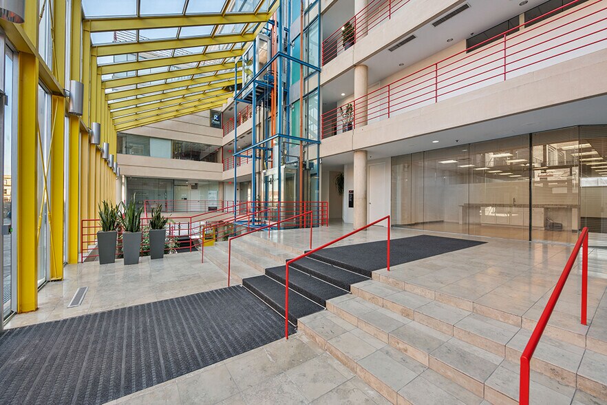 More Photos Of 1770 First St, Highland Park Medical For Lease